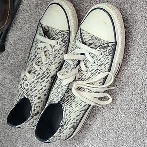Size 9 converse sneakers